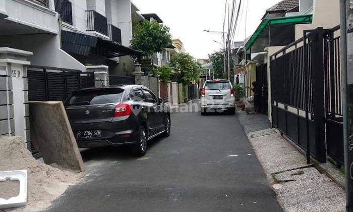 Rumah  2,5 Lantai.
jalan Depan Rumah 2 Mobil Cocok  Untuk Rumah Tinggal, Kantor Di Tebet Utara Jakarta Selatan  1