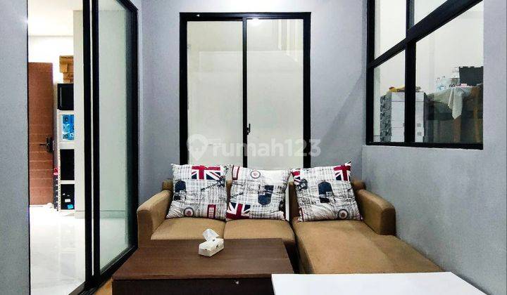 Rumah 3 Lantai Dalam Cluster Modern Minimalis Di Kota Wisata Cibubur Bogor 
 2