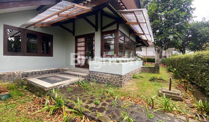 Rumah Tempo dulu dengan kebun yang Luas 1