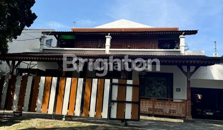 Joglo House on Sersan Bajuri Street, Bandung 2