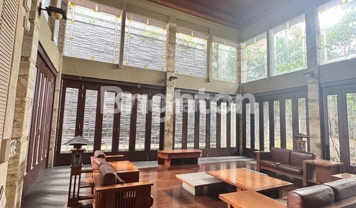 Rumah Mewah Siap Huni di Setiabudi Bandung Rumah Mewah Siap Huni di Setiabudi Bandung