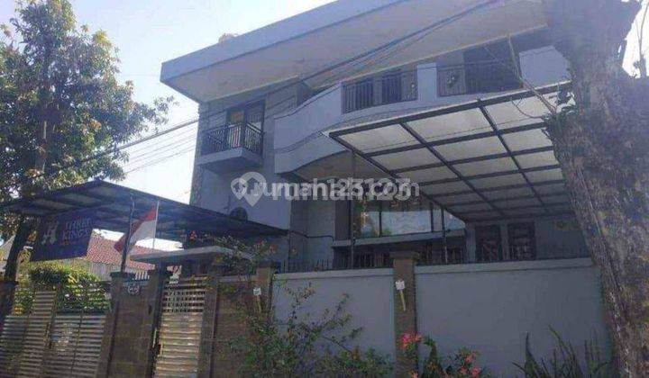 Dijual Rumah Furnish SHM 2 Lantai Daerah Pusat Jakarta 1