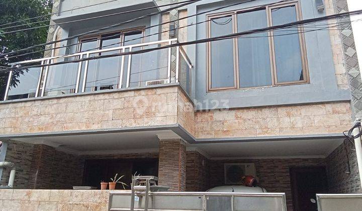 Di jual rumah kelapa gading  pengangsaan dua  1