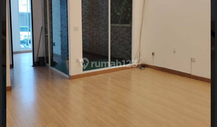 Dijual  Rumah 3 Lantai Semi Furnished di Sutera Onyx - Alam Sutera, Alam Sutera 2