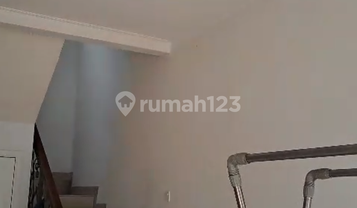 Nice House Ready to Live In Aniva Gading Serpong For Rent