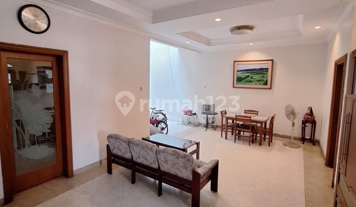 Rumah Rapi Bagus di Gading Residence