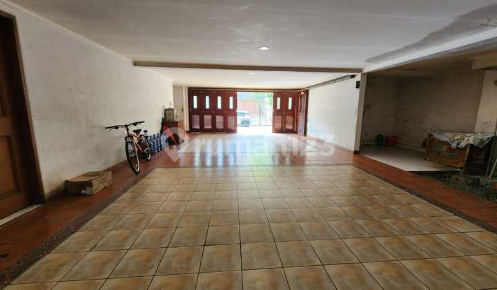 Rumah Mewah Hook di Villa Permata Gading