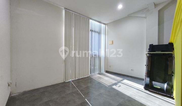 Disewakan Ruko Di Lantai 3, Renovasi Rapi Siap Pakai