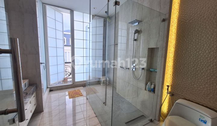 Rumah Mewah Hoek Full Furnished di Kelapa Gading 2