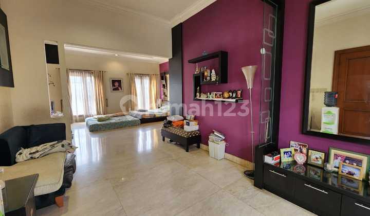 Rumah Mewah Hook di Villa Permata Gading 2