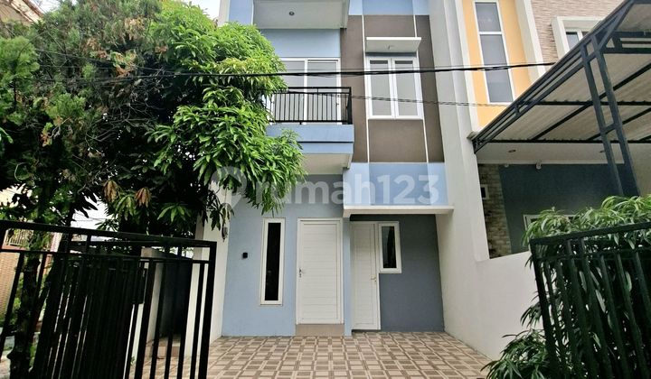 Rumah Minimalis Murah 2 Lantai Siap Huni