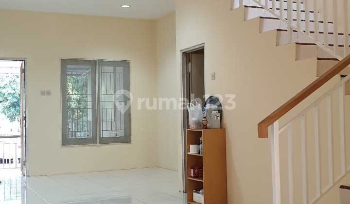 Rumah 2 Lantai Depan Taman Di Gading Griya Residence 2