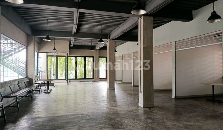 Gedung Usaha & Kantor Dekat Pelabuhan Tanjung Priok