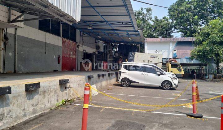 Sewa Gudang 6900m2 Jakarta Timur Cawang Loading Dock Siap Pakai 2