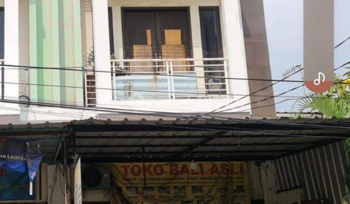 Ruko 2,5 lantai Taman Kota Jakarta Barat, lokasi strategis, ramai 1