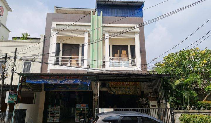 Ruko 2,5 lantai Taman Kota Jakarta Barat, lokasi strategis, ramai 2