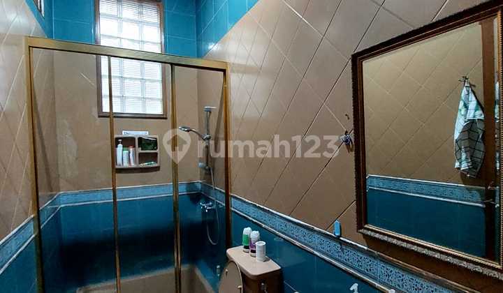 4-Story Ready-to-Occupy House in the Elite Area of Villa Cinere Mas 2