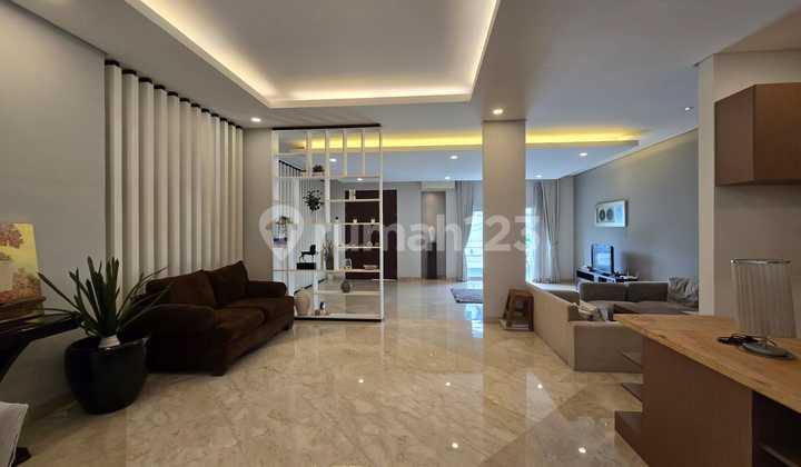 Rumah Gading Kirana 3 Lantai Siap Huni, row jalan 3 mobil #i5