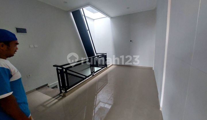 Brand New House in Kelapa Gading BCS, Suitable for Online Business Warehouse Brand New House in Kelapa Gading BCS, Suitable for Online Business Warehouse