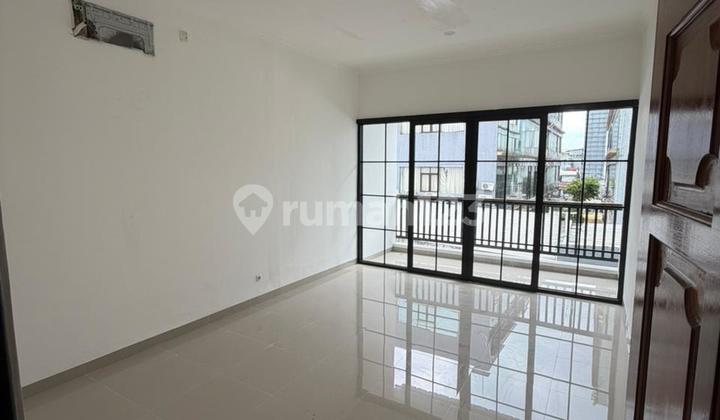 Rumah Baru di Tebet 2,5 Lantai 3 Menit Dari Stasiun Tebet #K1