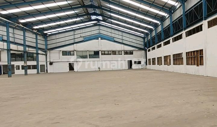 East Jakarta Cawang ex-factory warehouse ready to use with loading dock East Jakarta Cawang ex-factory warehouse ready to use with loading dock