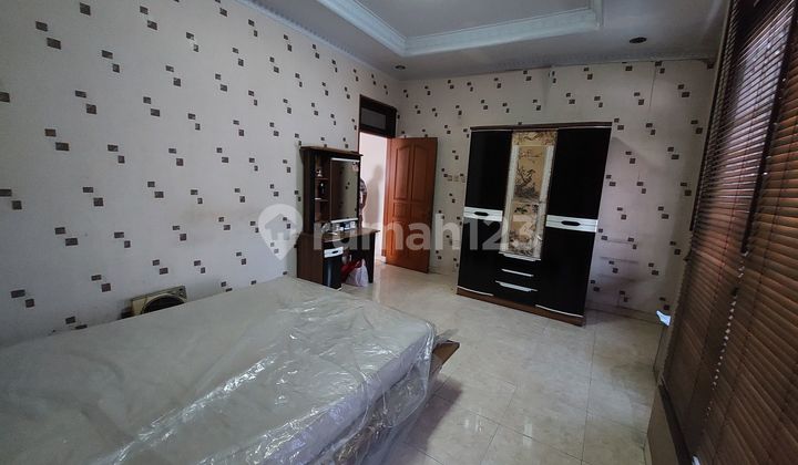 Rumah di Bcs Kelapa Gading, Atap Baja Ringan, Row Jalan 2 Mobil