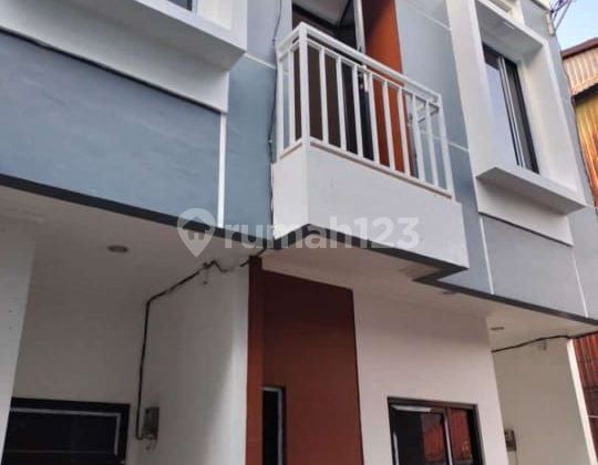 Rumah Murah 2 Lantai Dekat Stasiun Sawah Besar 2