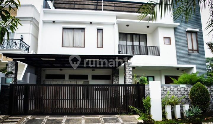 Beautiful Semi-Furnished and Spacious House in Taman Golf, Modernland 2