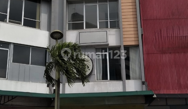 Ruko Area Kuliner Hadap Jalan Di Sorrento, Gading Serpong 