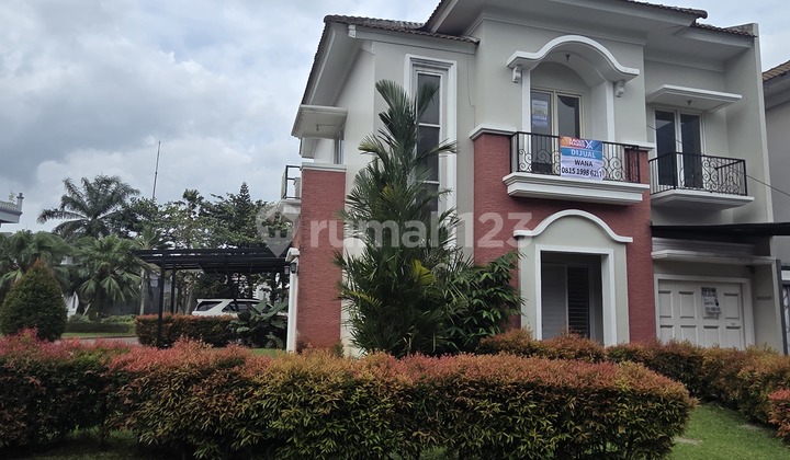 Urgent Sale Rare Hook House Unit in Crystal Cluster, Serpong