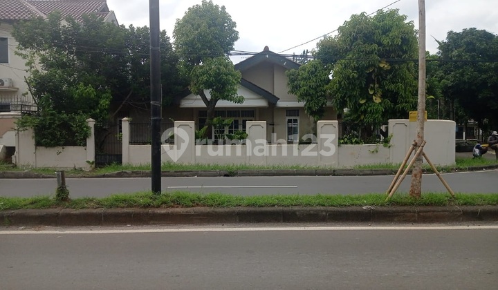 Dijual Cepat Rumah Hadap Jalan Luas 480 M² di Villa Melati Mas 1