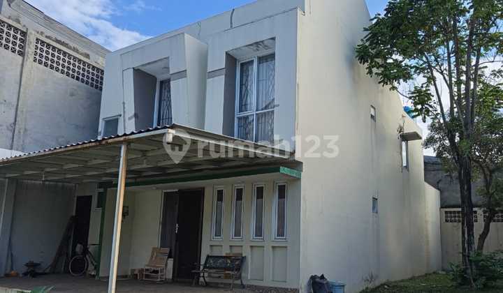 House near Sekolah Penabur in Gading Serpong, Oleaster Cluster. House near Sekolah Penabur in Gading Serpong, Oleaster Cluster.