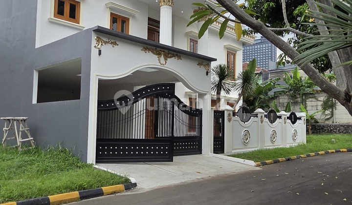 Dijual Rumah Mewah Baru Renovasi di BSD Puspita Loka, Tangerang 2