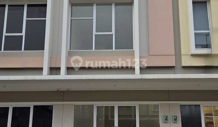 New Shop House Near School in Vienna Grande, Gading Serpong New Shop House Near School in Vienna Grande, Gading Serpong