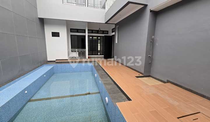 Ready-to-Occupy Luxury House in BSD Griya Loka, Tangerang Negotiable Price 2