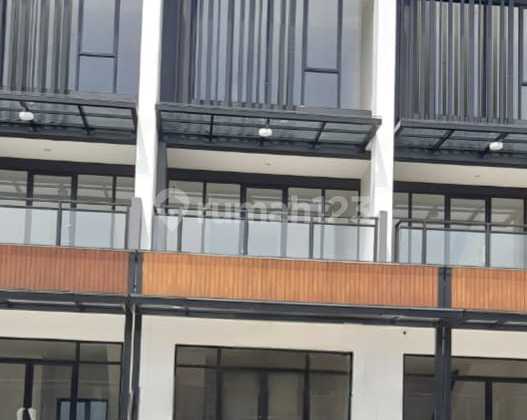 Dijual Ruko Lokasi Strategis di Hampton Promenade, Gading Serpong