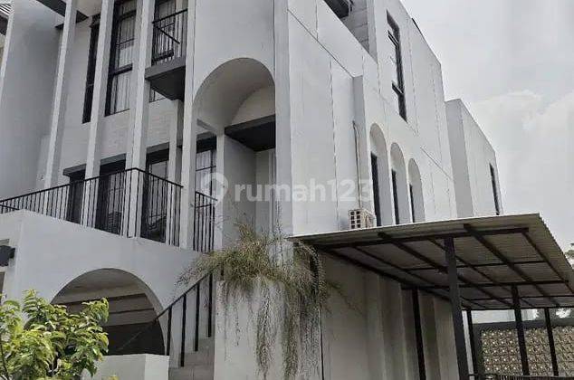 Rumah Posisi Hook di Cluster Aether, Greenwich Bsd 1