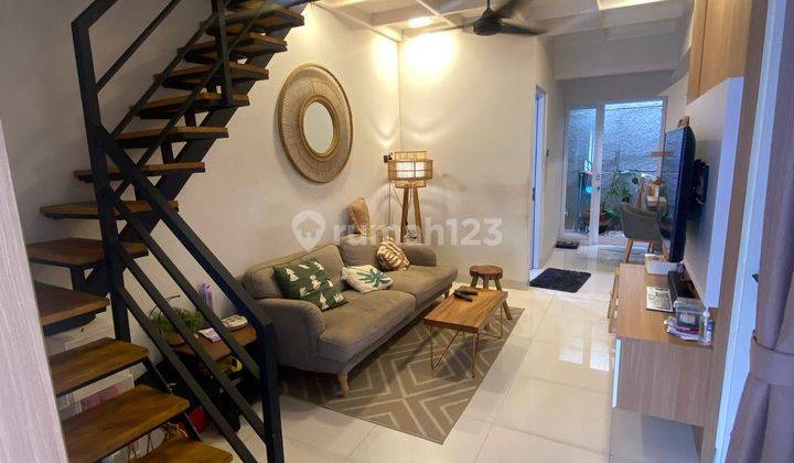 Rumah Cantik Furnished di Sektor 6 Gading Serpong, Tangerang 1