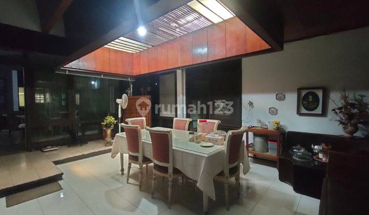 Dijual Rumah Terawat Kualitas Bangunan Bagus di Manyar, Surabaya 1