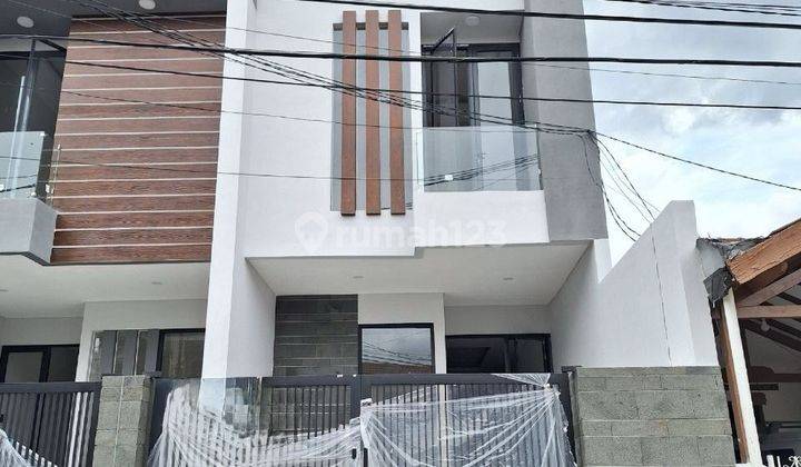 Dijual rumah baru gress di Klampis 2 Lantai siap huni  1