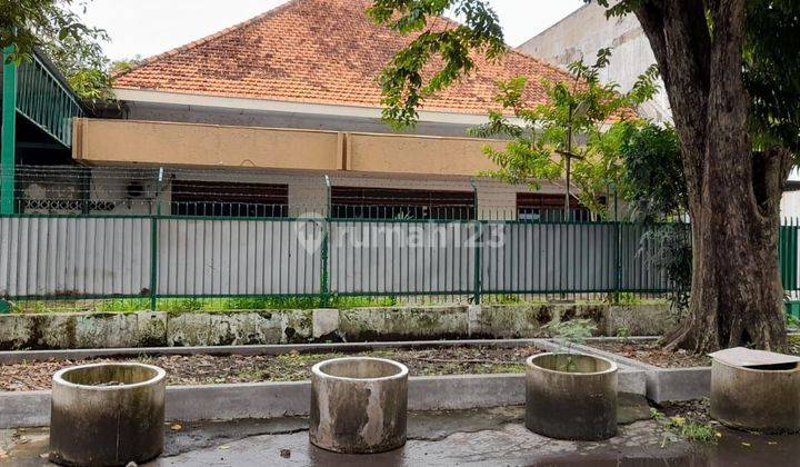 Rumah 2 Lantai Jalan Merapi, Surabaya Pusat  1