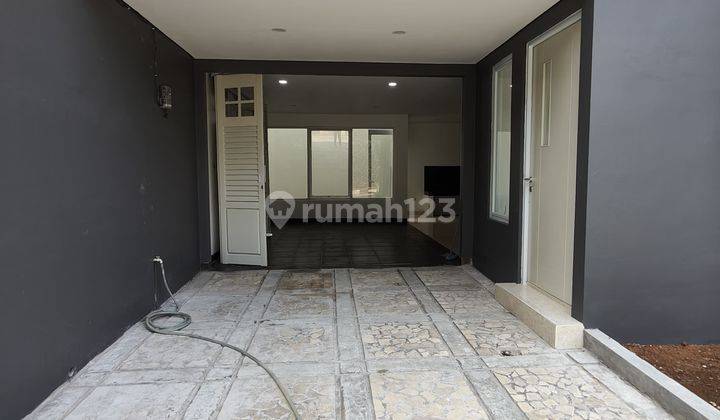 Nayara Townhouse, Rumah 3 Lantai Baru Unfurnished SHM 2