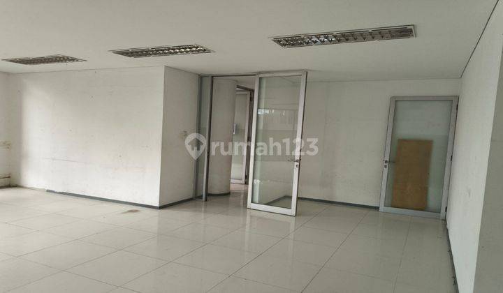 Dijual Ruko Strategis, hoek 3 Lantai di Kelapa Gading Boulevard Jakarta Utara 2