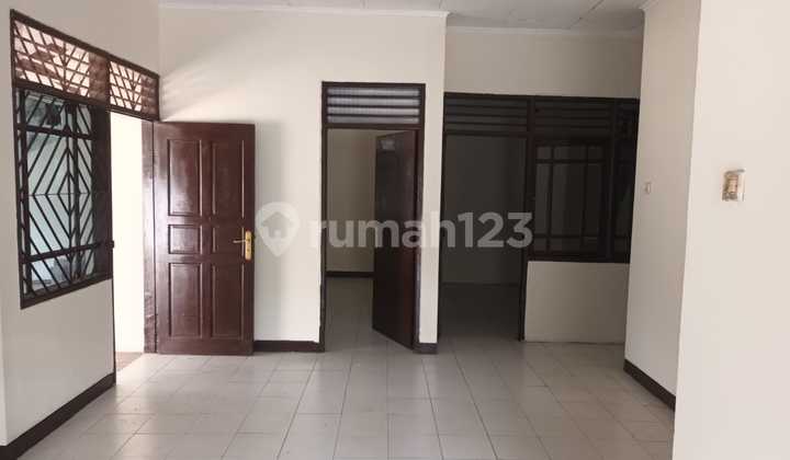 Disewakan Rumah Hook Di Harapan Indah 1 Bekasi 2