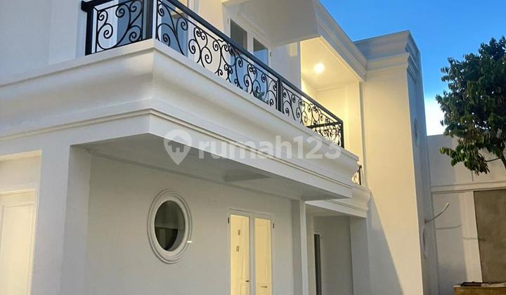 Dijual Rumah di Eramas 2000 Jakarta Timur, American Classic Brand New Bangunan 2025 2