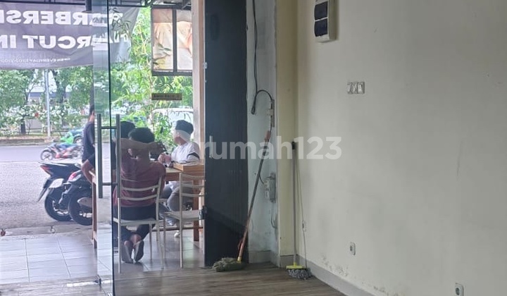 Dijual Cepat Ruko Lokasi Strategis di Harapan Indah 2 Bekasi Dijual Cepat Ruko Lokasi Strategis di Harapan Indah 2 Bekasi
