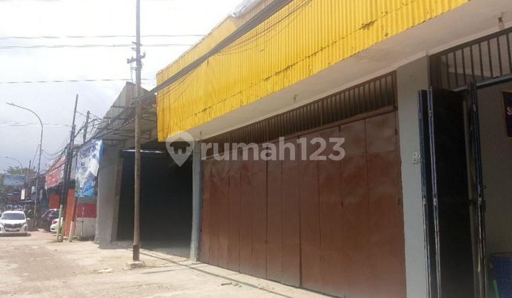 Disewakan Ruko Ex Showroom di Jalan Raya Bekasi . Disewakan Ruko Ex Showroom di Jalan Raya Bekasi .