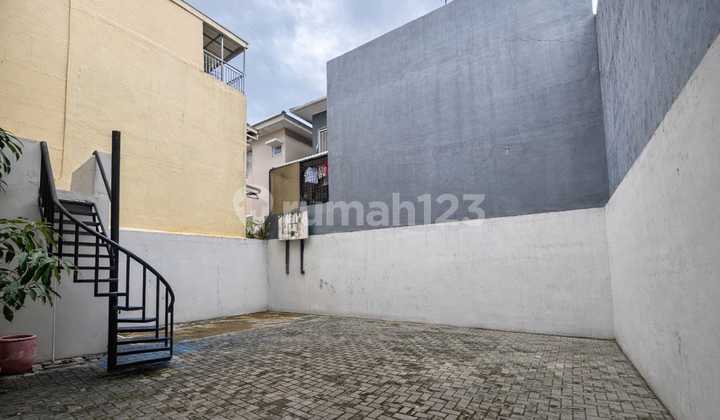 Dijual Rumah Mewah 2 Lantai di Grand Wisata Bekasi 2