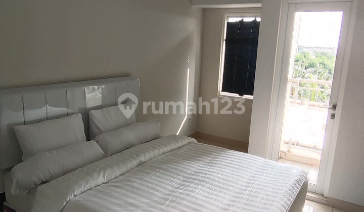 Dijual Murah Sekali Apartemen Spring Lake Sumarecon Bekasi