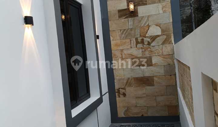 Rumah Dekat Ke Mall Summarecon Bekasi. Bagus Siap Pakai 2